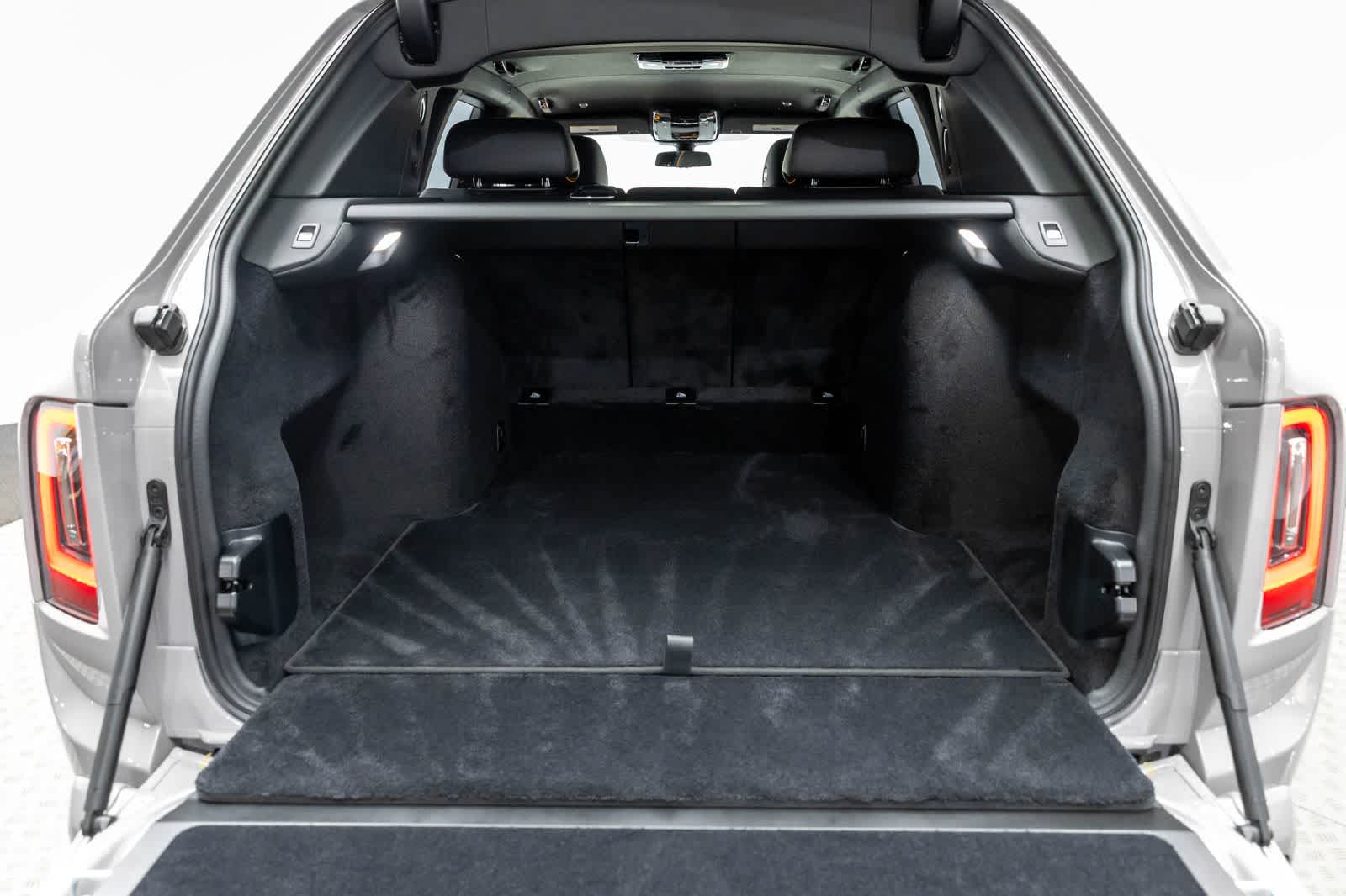 Thumbnail: 2026 Rolls-Royce Cullinan - 22