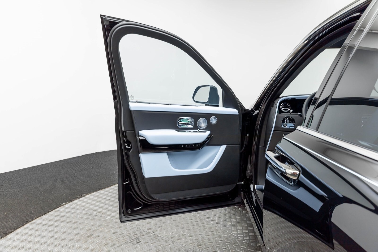 Thumbnail: 2026 Rolls-Royce Cullinan - 8