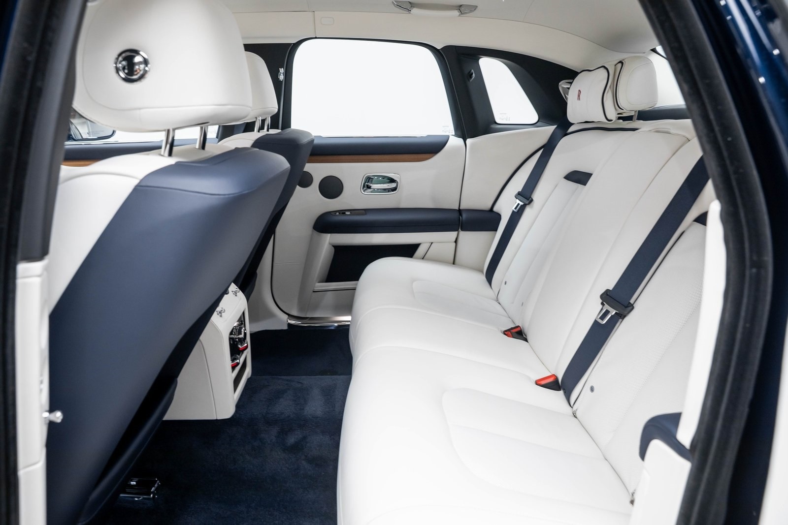 Thumbnail: 2026 Rolls-Royce Ghost - 10