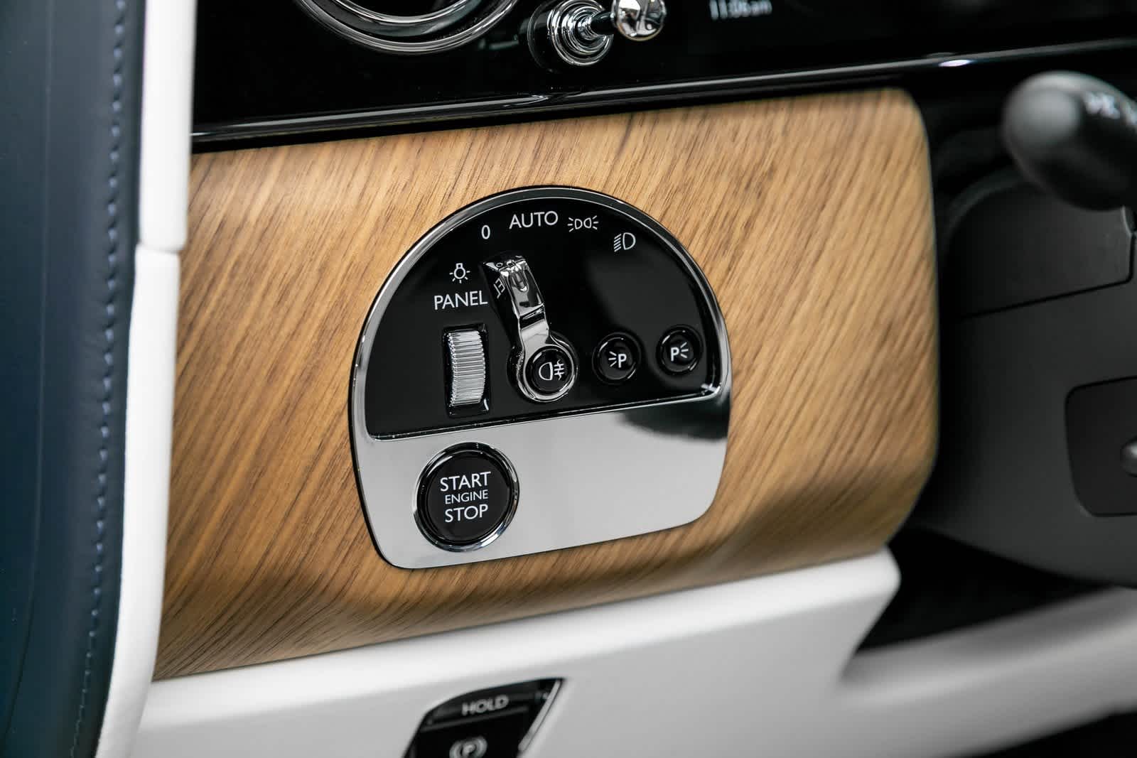 Thumbnail: 2025 Rolls-Royce Cullinan - 24