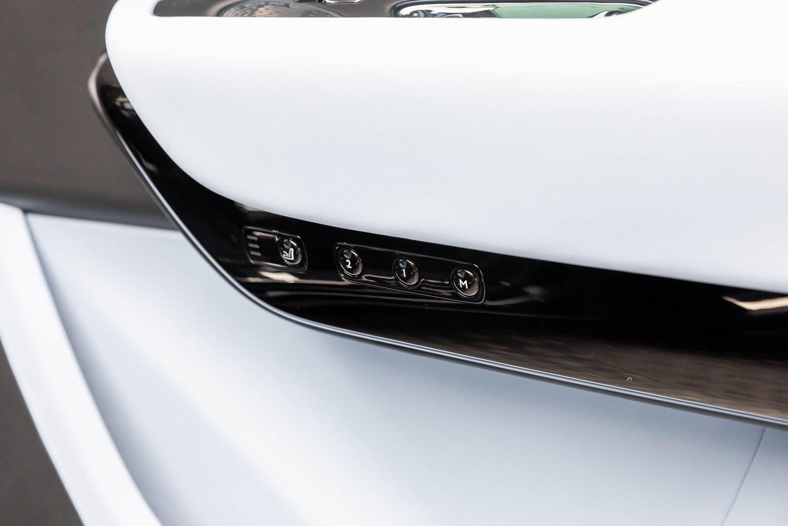 Thumbnail: 2026 Rolls-Royce Cullinan - 36