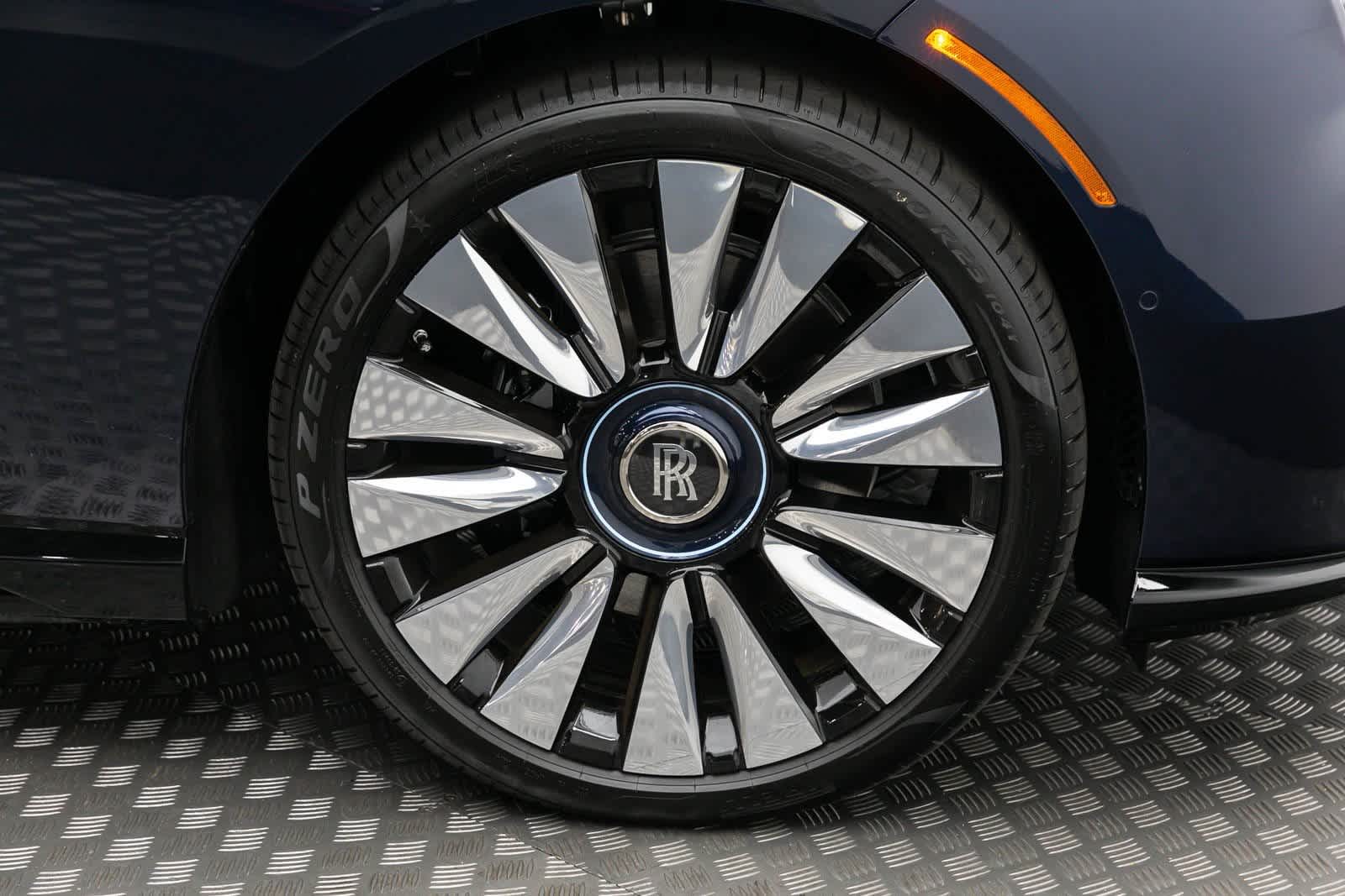 2024 Rolls-Royce Spectre Base 41
