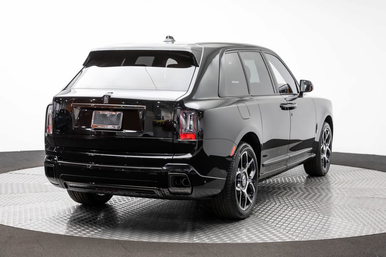 Thumbnail: 2027 Rolls-Royce Cullinan - 25