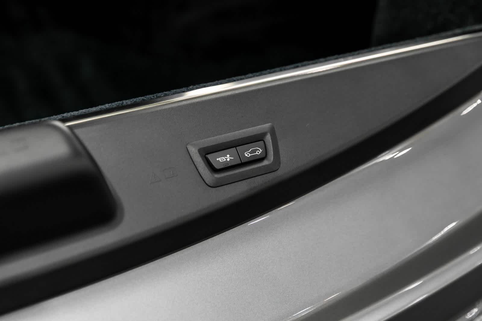 Thumbnail: 2025 Rolls-Royce Cullinan - 40