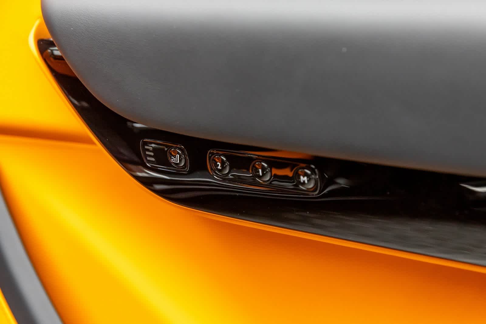 Thumbnail: 2026 Rolls-Royce Cullinan - 37