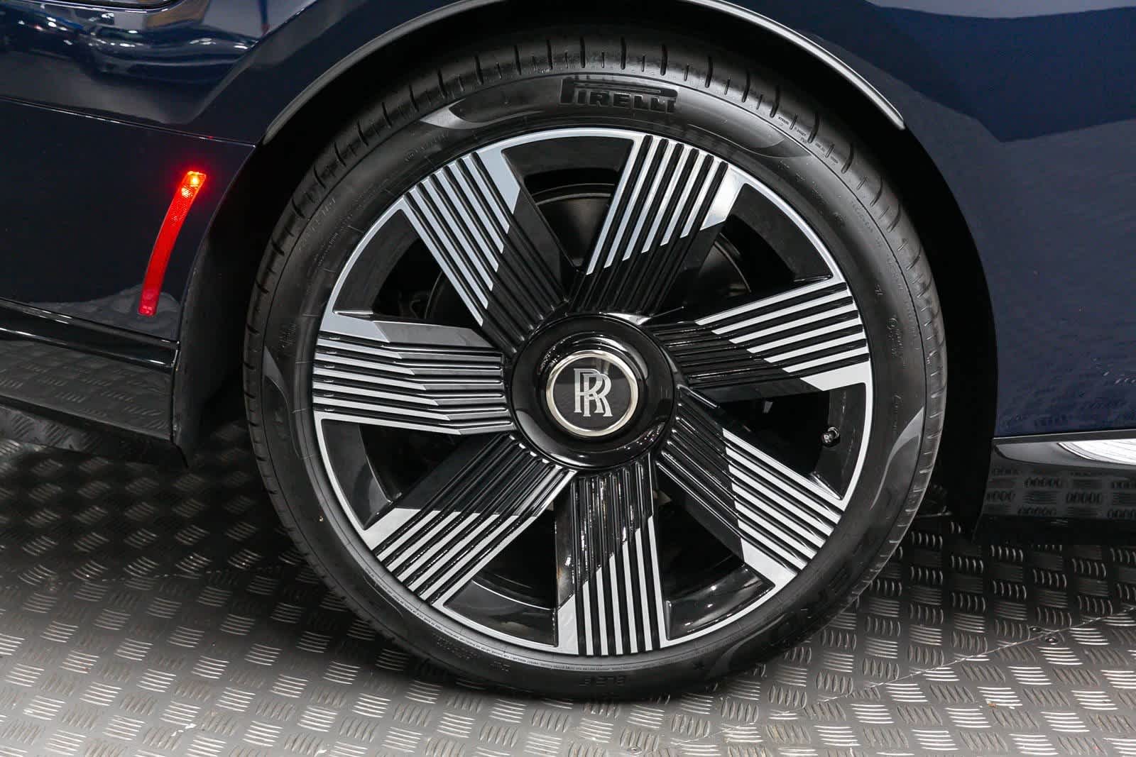 Thumbnail: 2024 Rolls-Royce Spectre - 34