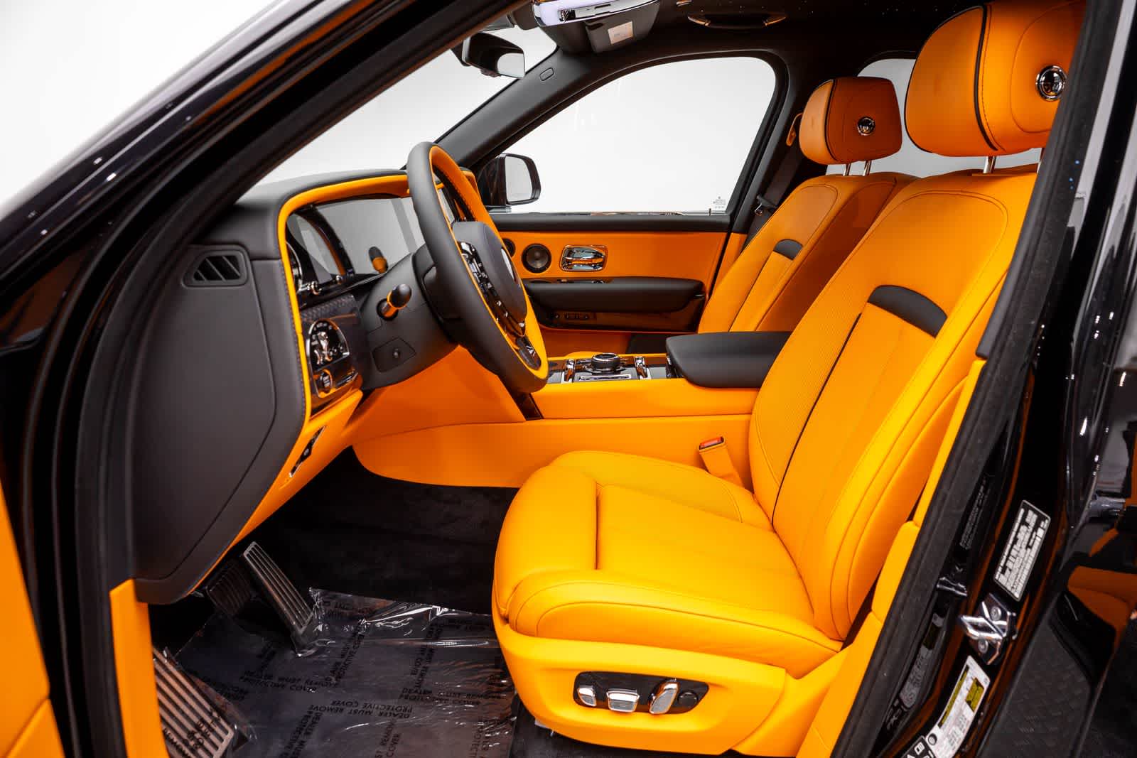Thumbnail: 2027 Rolls-Royce Cullinan - 10