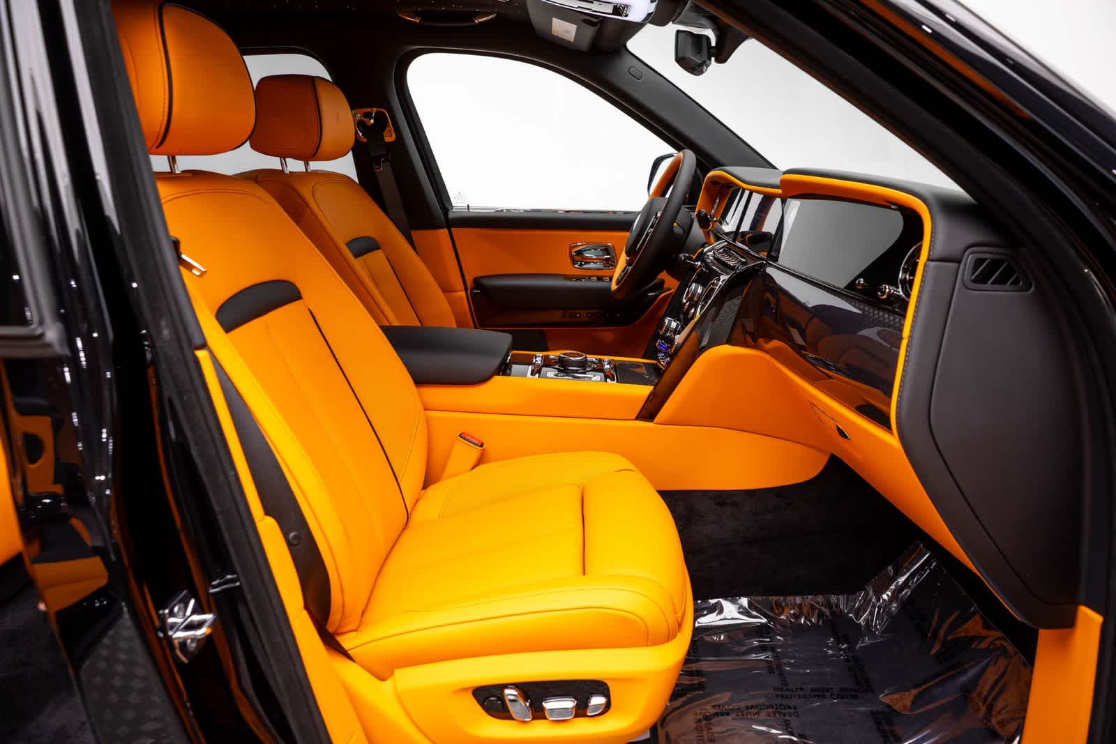 Thumbnail: 2027 Rolls-Royce Cullinan - 17