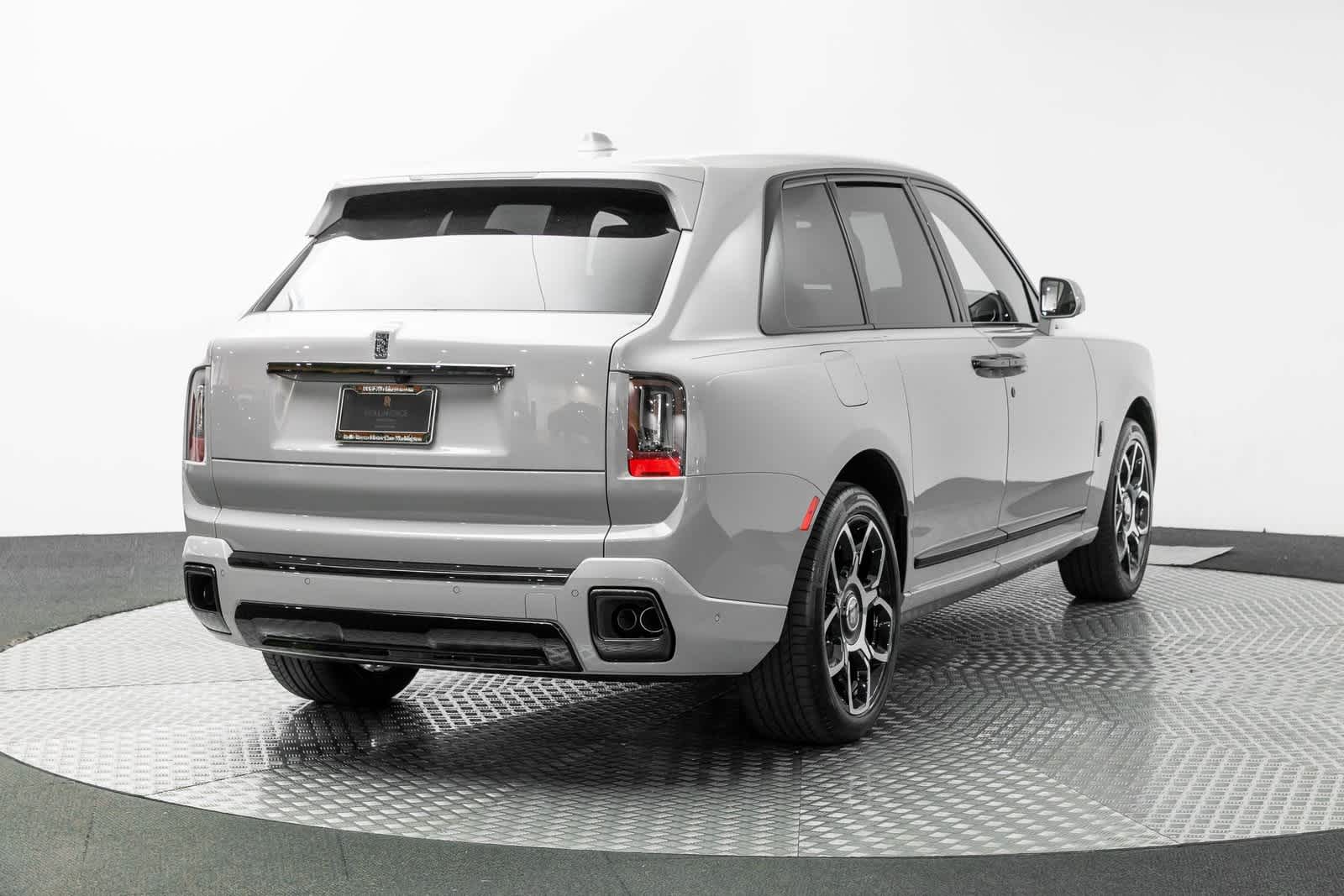 Thumbnail: 2025 Rolls-Royce Cullinan - 2