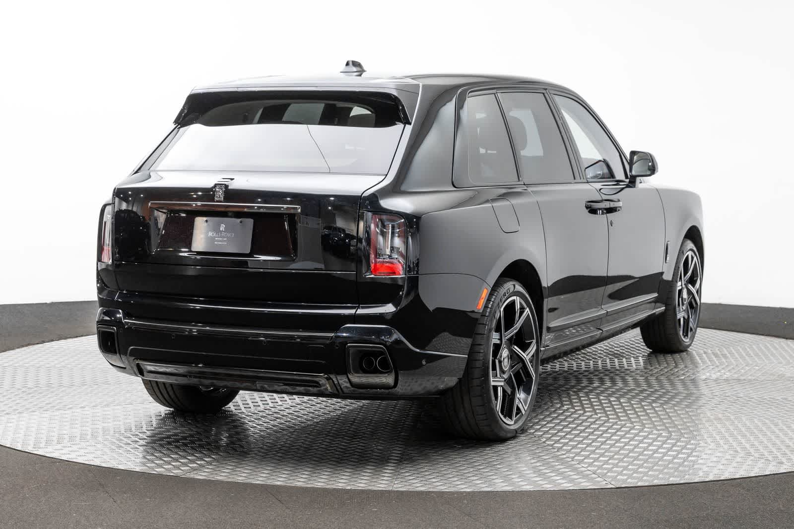 Thumbnail: 2027 Rolls-Royce Cullinan - 25
