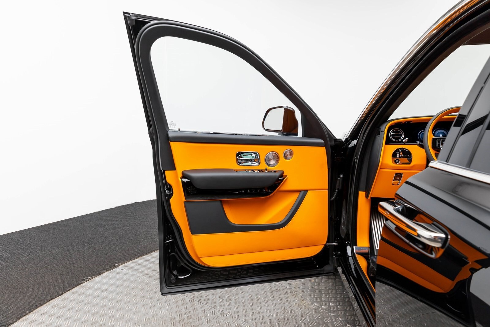 Thumbnail: 2026 Rolls-Royce Cullinan - 8