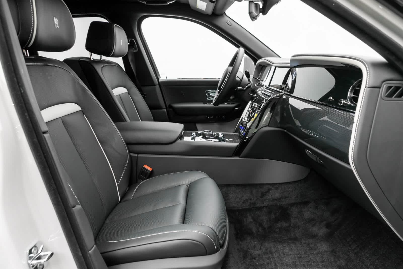 Thumbnail: 2025 Rolls-Royce Cullinan - 51
