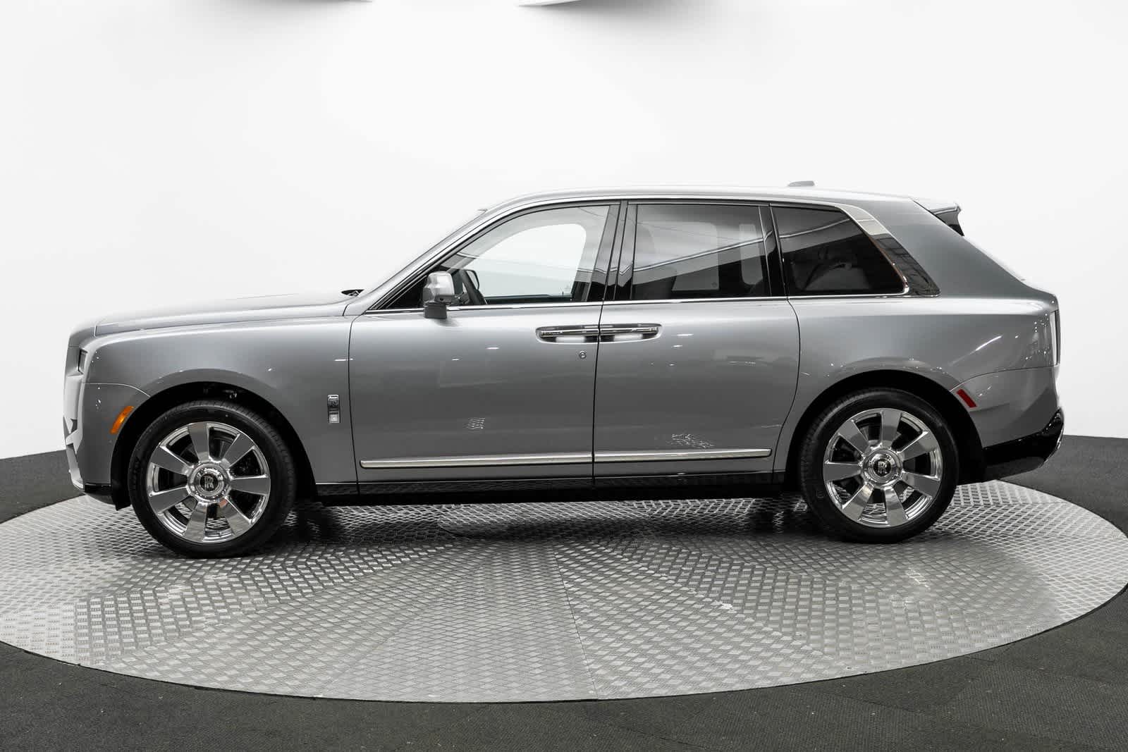 Thumbnail: 2025 Rolls-Royce Cullinan - 3