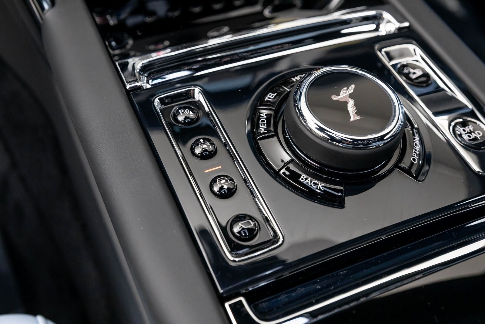 Thumbnail: 2026 Rolls-Royce Cullinan - 27