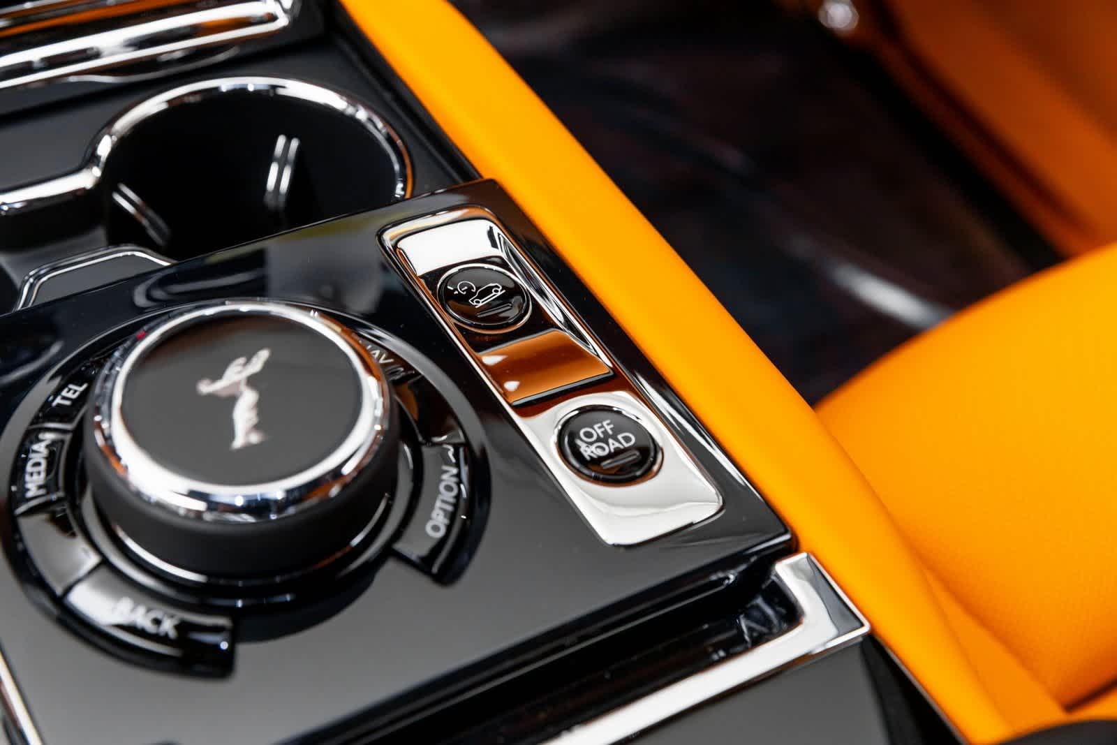 Thumbnail: 2026 Rolls-Royce Cullinan - 28