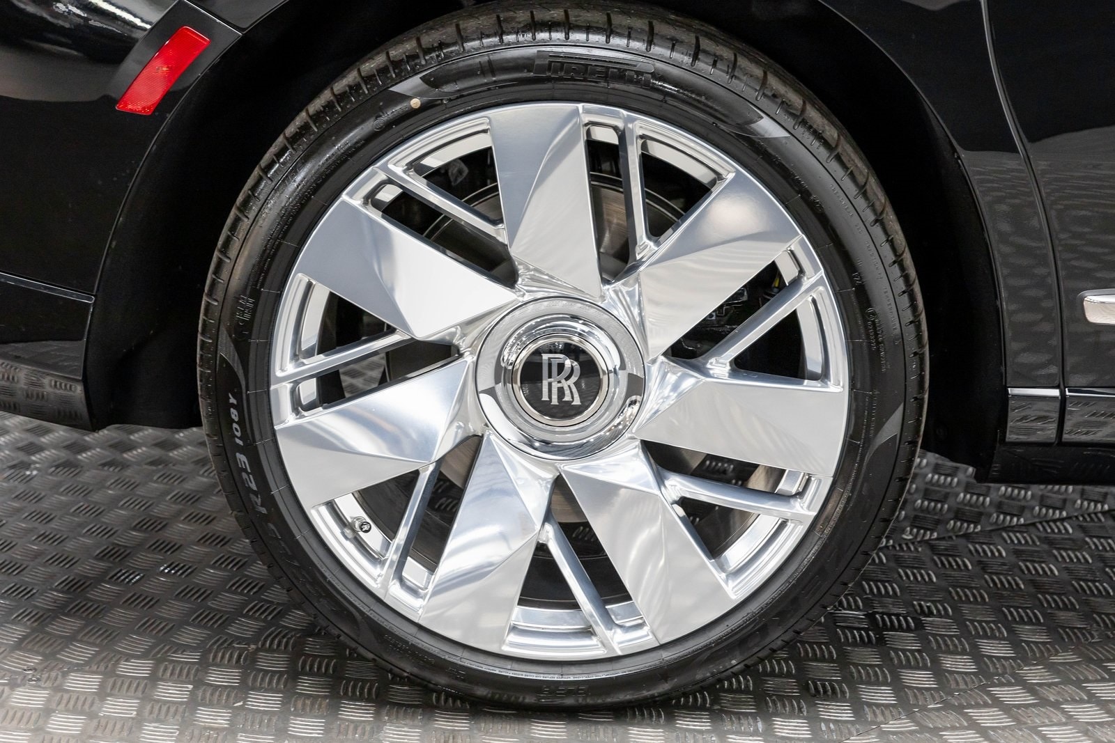 Thumbnail: 2026 Rolls-Royce Cullinan - 46