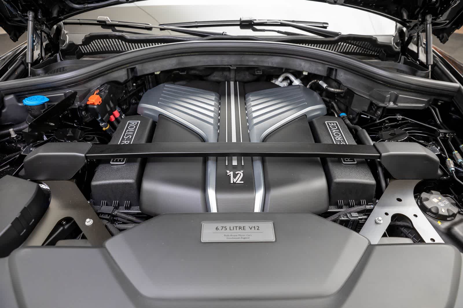 Thumbnail: 2027 Rolls-Royce Cullinan - 8