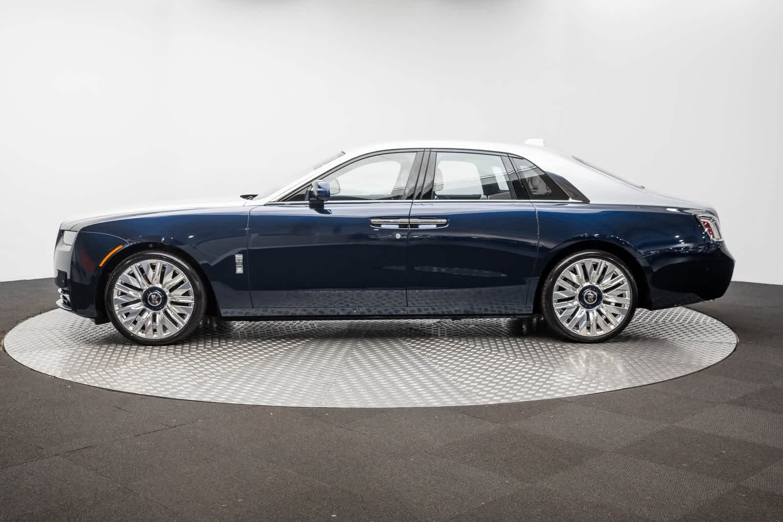 Thumbnail: 2026 Rolls-Royce Ghost - 3