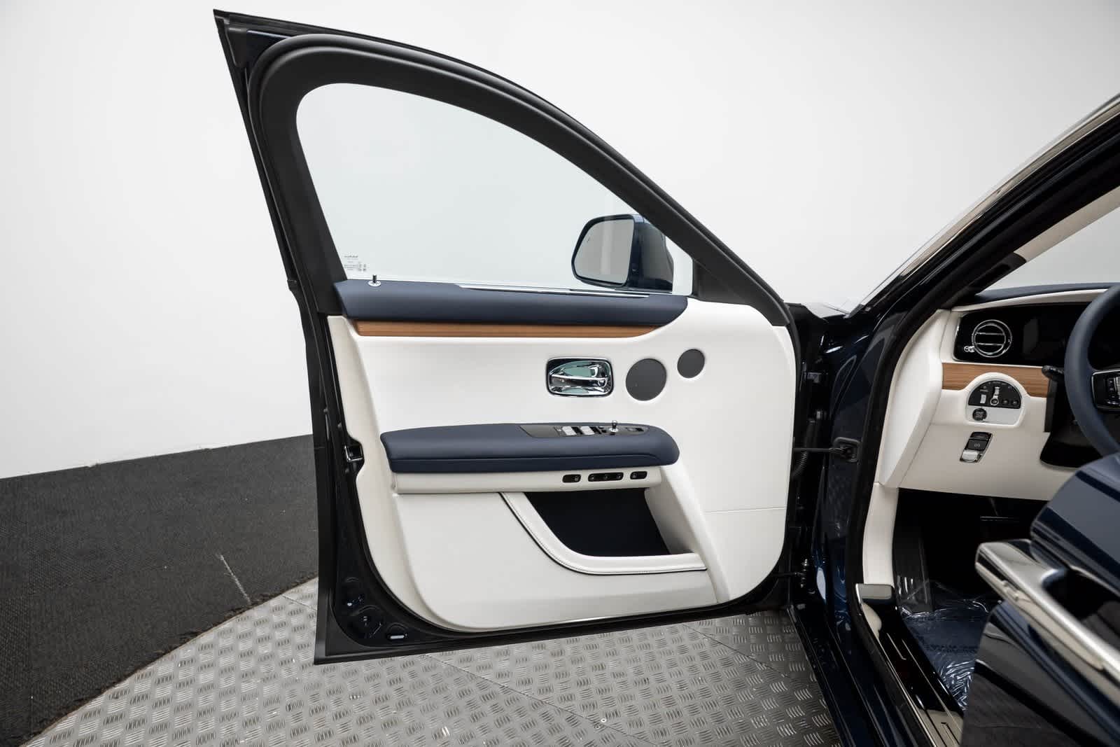 Thumbnail: 2026 Rolls-Royce Ghost - 18