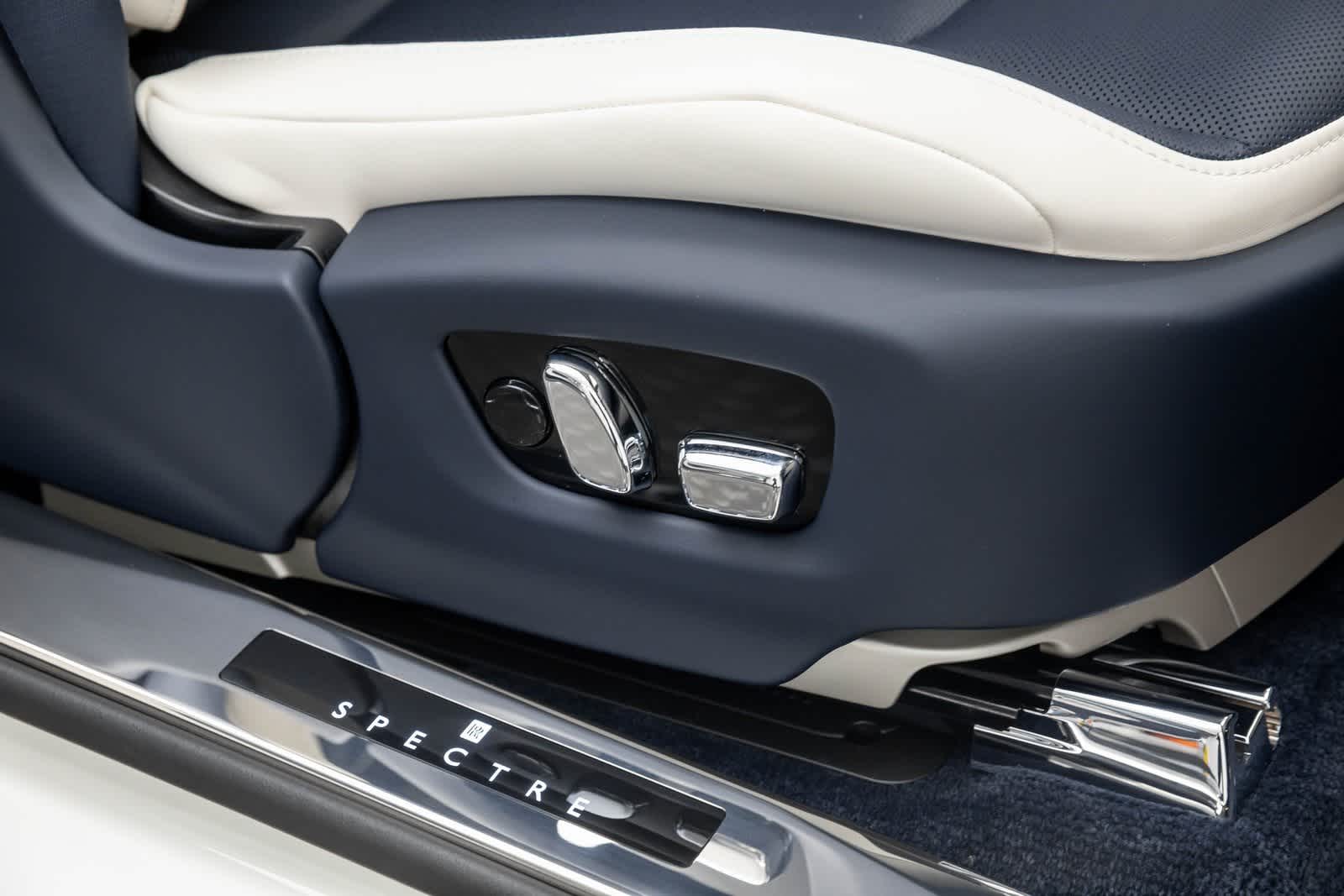 Thumbnail: 2026 Rolls-Royce Spectre - 28