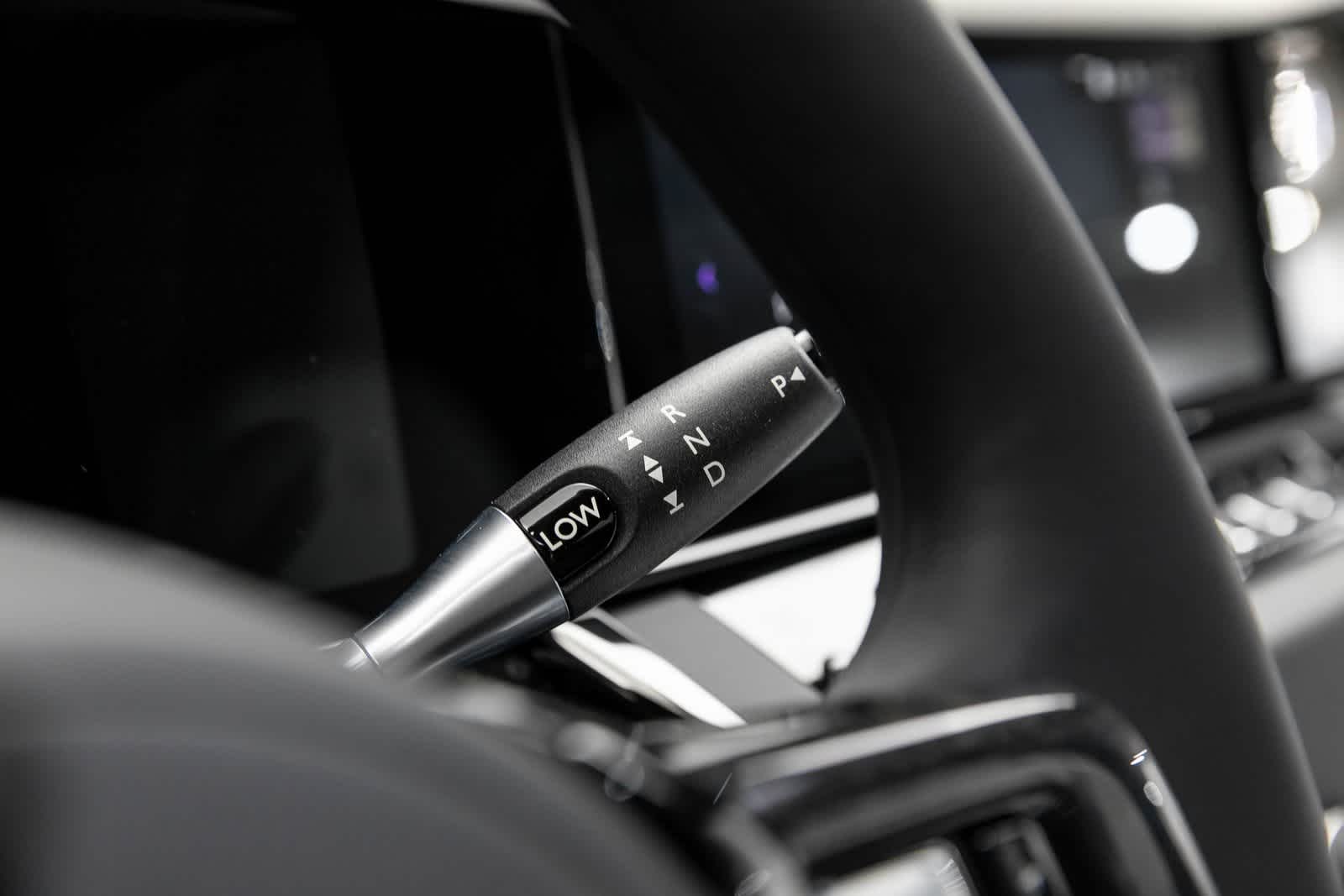 Thumbnail: 2025 Rolls-Royce Cullinan - 23