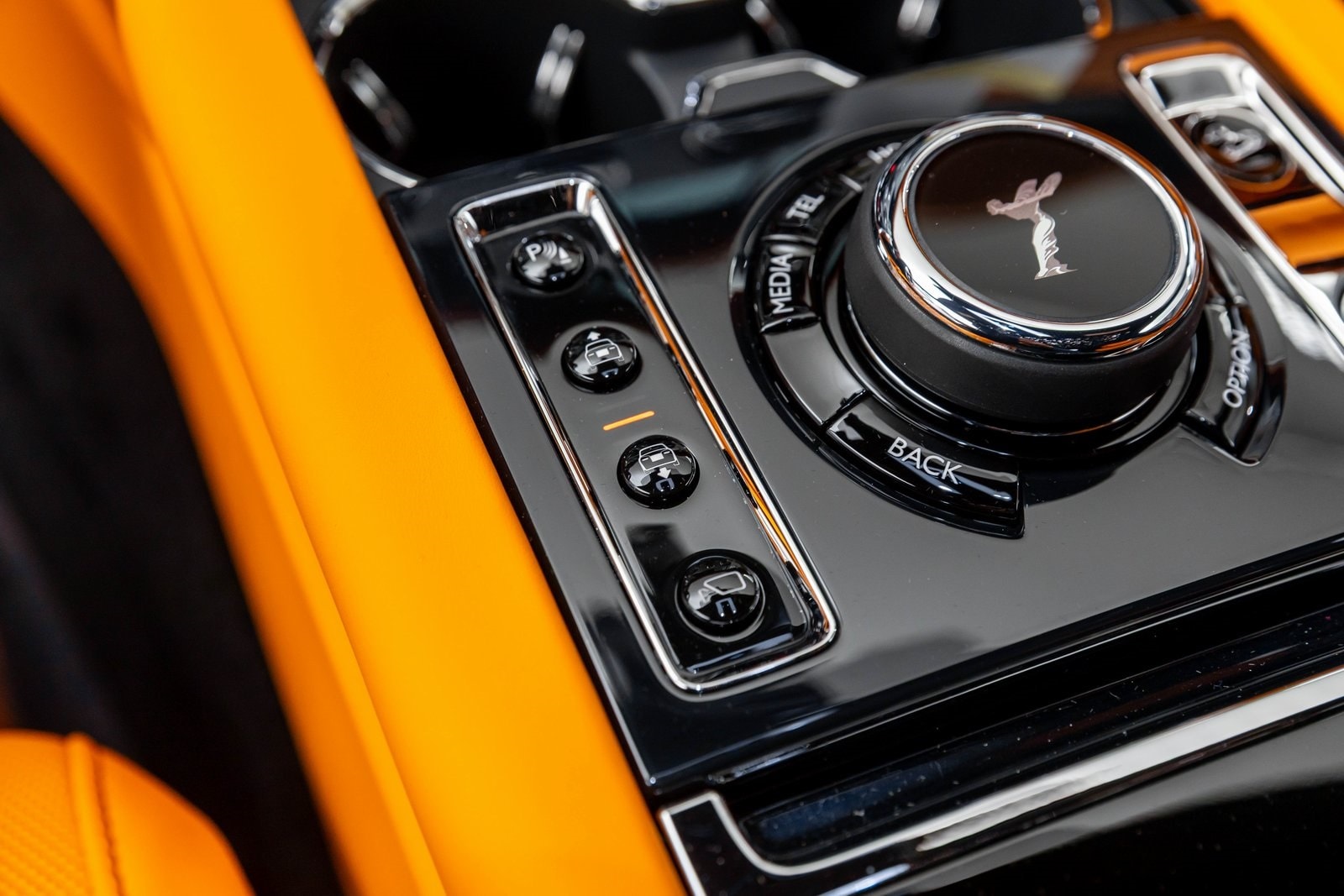 Thumbnail: 2026 Rolls-Royce Cullinan - 27