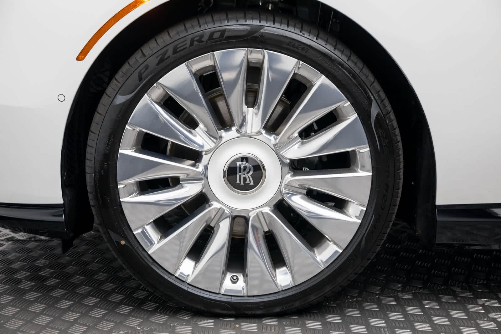 Thumbnail: 2026 Rolls-Royce Spectre - 32