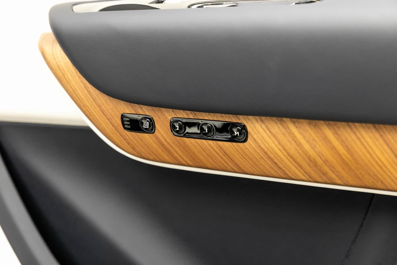 Thumbnail: 2025 Rolls-Royce Cullinan - 43