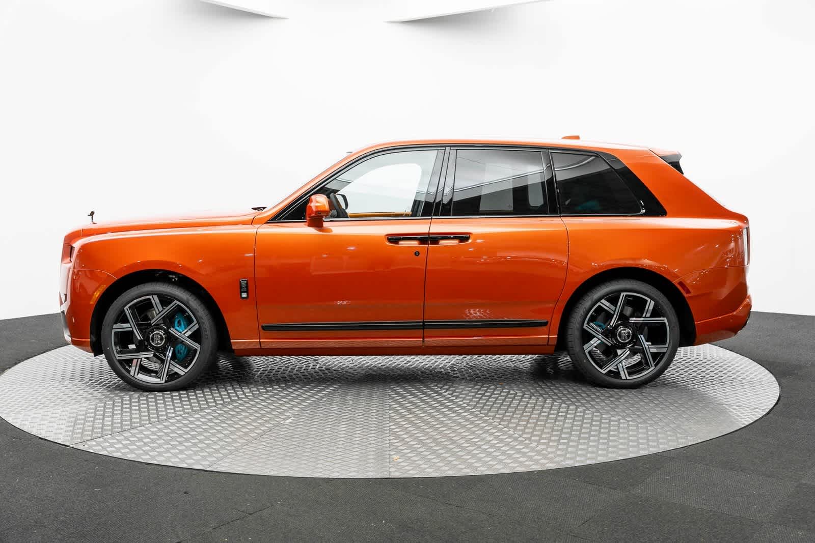 Thumbnail: 2025 Rolls-Royce Cullinan - 3