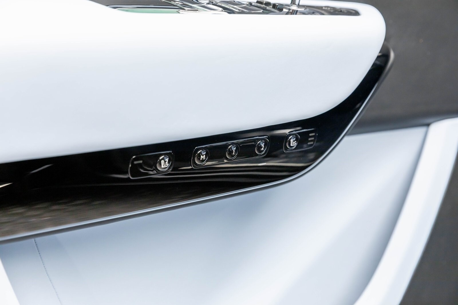 Thumbnail: 2026 Rolls-Royce Cullinan - 11