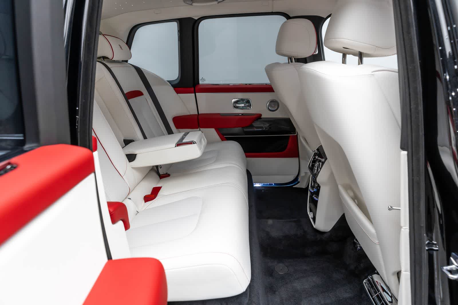 Thumbnail: 2027 Rolls-Royce Cullinan - 15