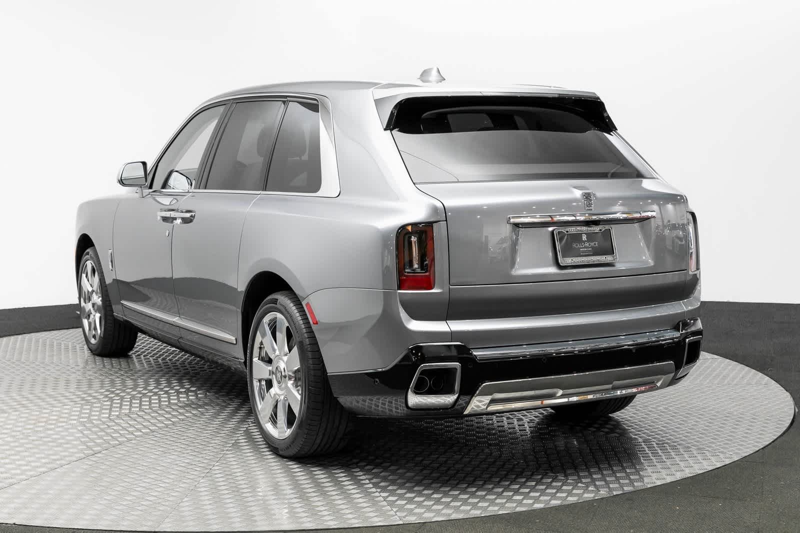 Thumbnail: 2025 Rolls-Royce Cullinan - 17