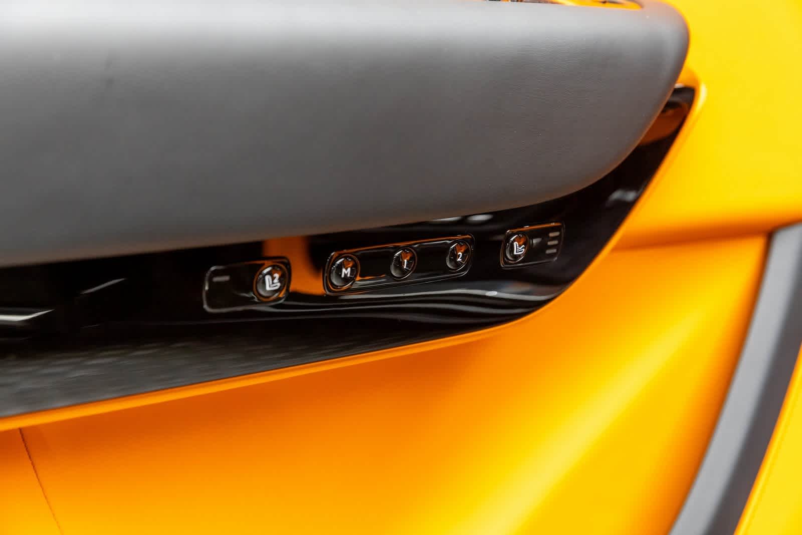 Thumbnail: 2026 Rolls-Royce Cullinan - 11