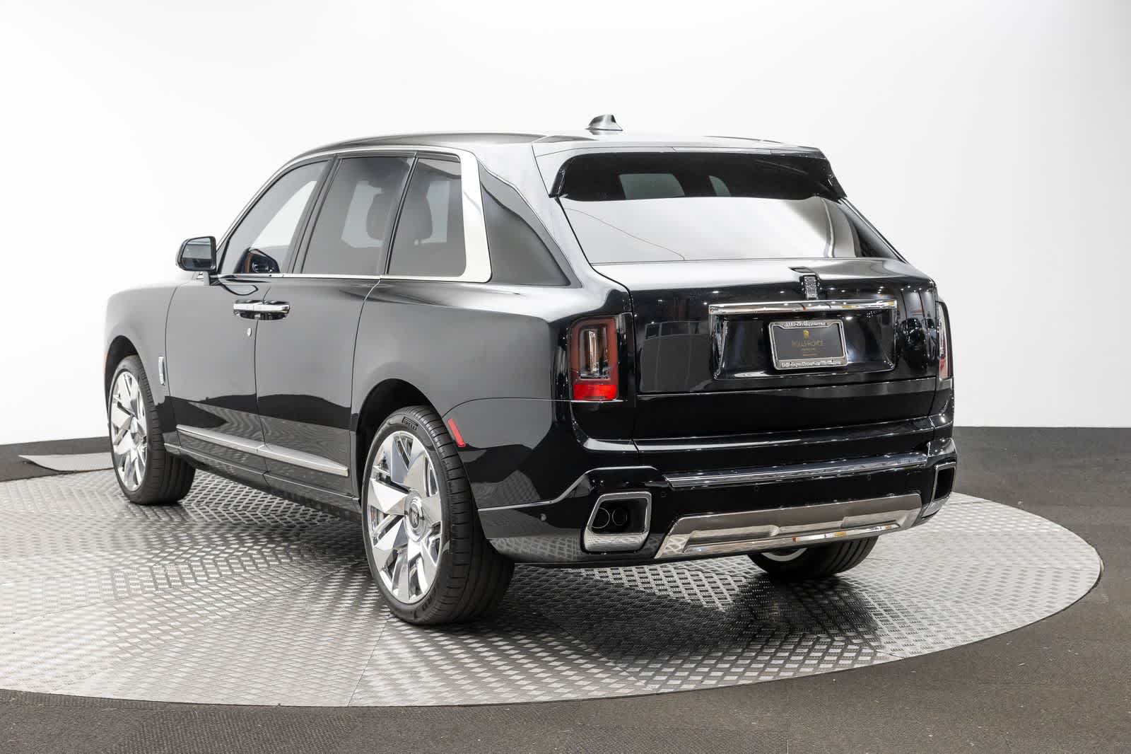 Thumbnail: 2026 Rolls-Royce Cullinan - 4