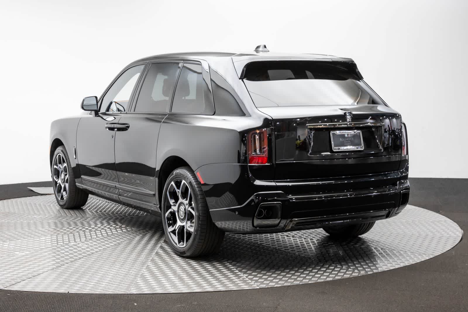 Thumbnail: 2027 Rolls-Royce Cullinan - 4