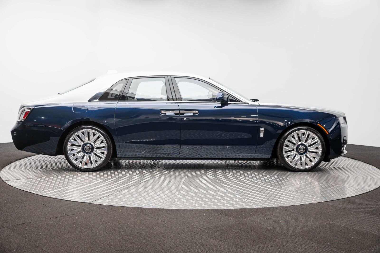 Thumbnail: 2026 Rolls-Royce Ghost - 47