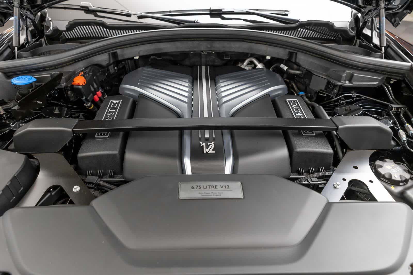 Thumbnail: 2027 Rolls-Royce Cullinan - 8