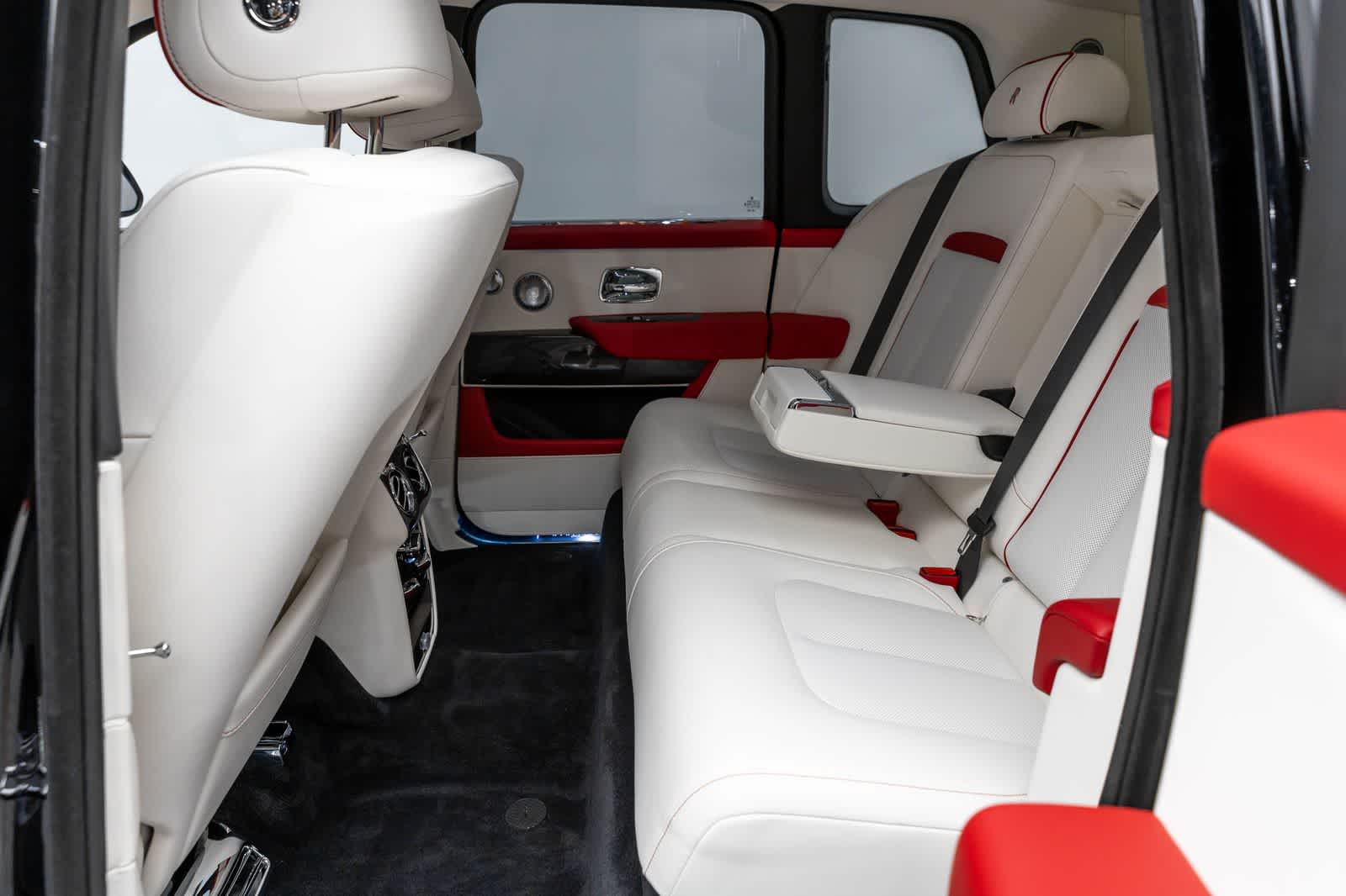 Thumbnail: 2027 Rolls-Royce Cullinan - 12