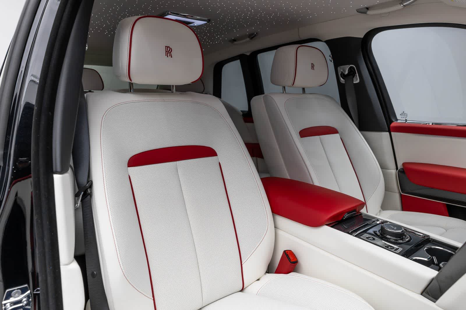 Thumbnail: 2027 Rolls-Royce Cullinan - 16