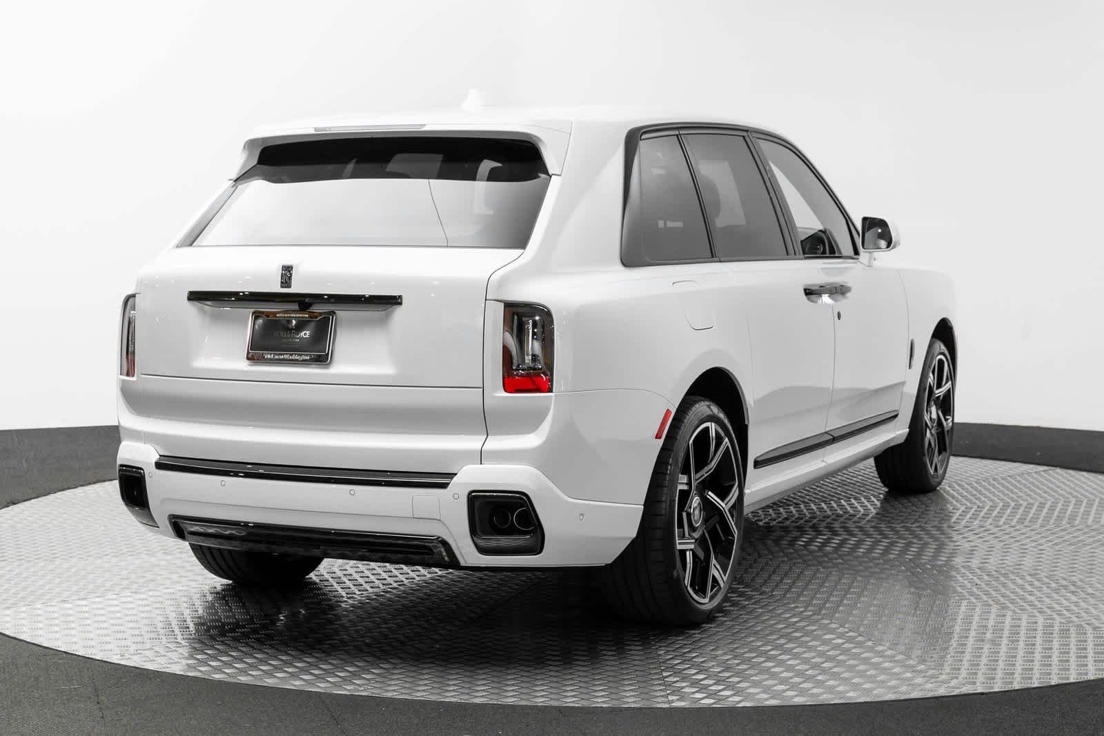 Thumbnail: 2025 Rolls-Royce Cullinan - 2
