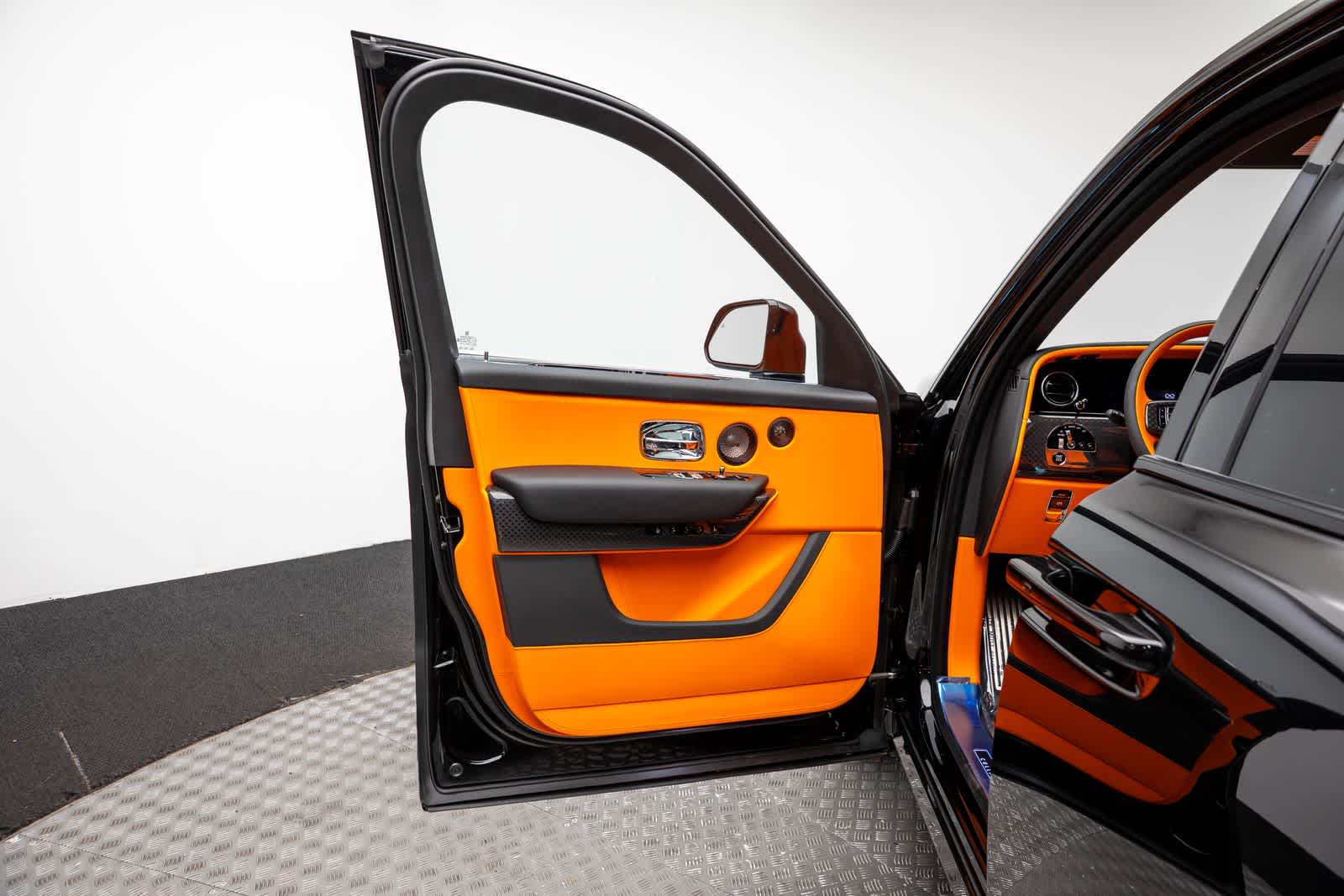 Thumbnail: 2027 Rolls-Royce Cullinan - 26