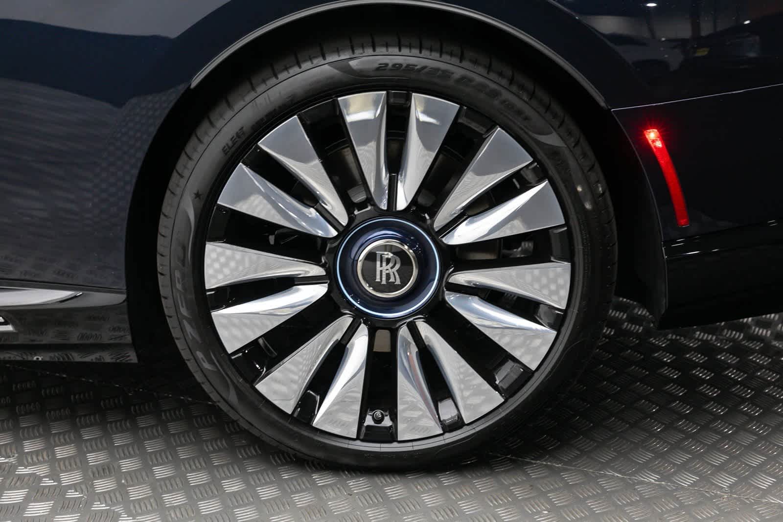 2024 Rolls-Royce Spectre Base 39
