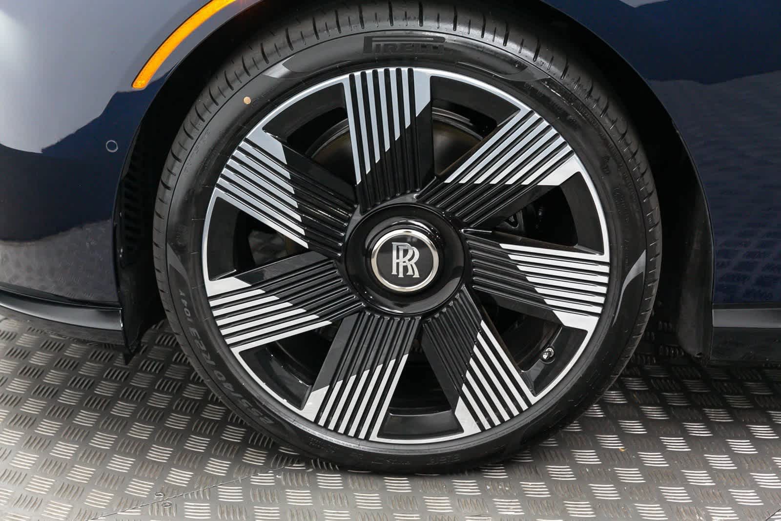 Thumbnail: 2024 Rolls-Royce Spectre - 32