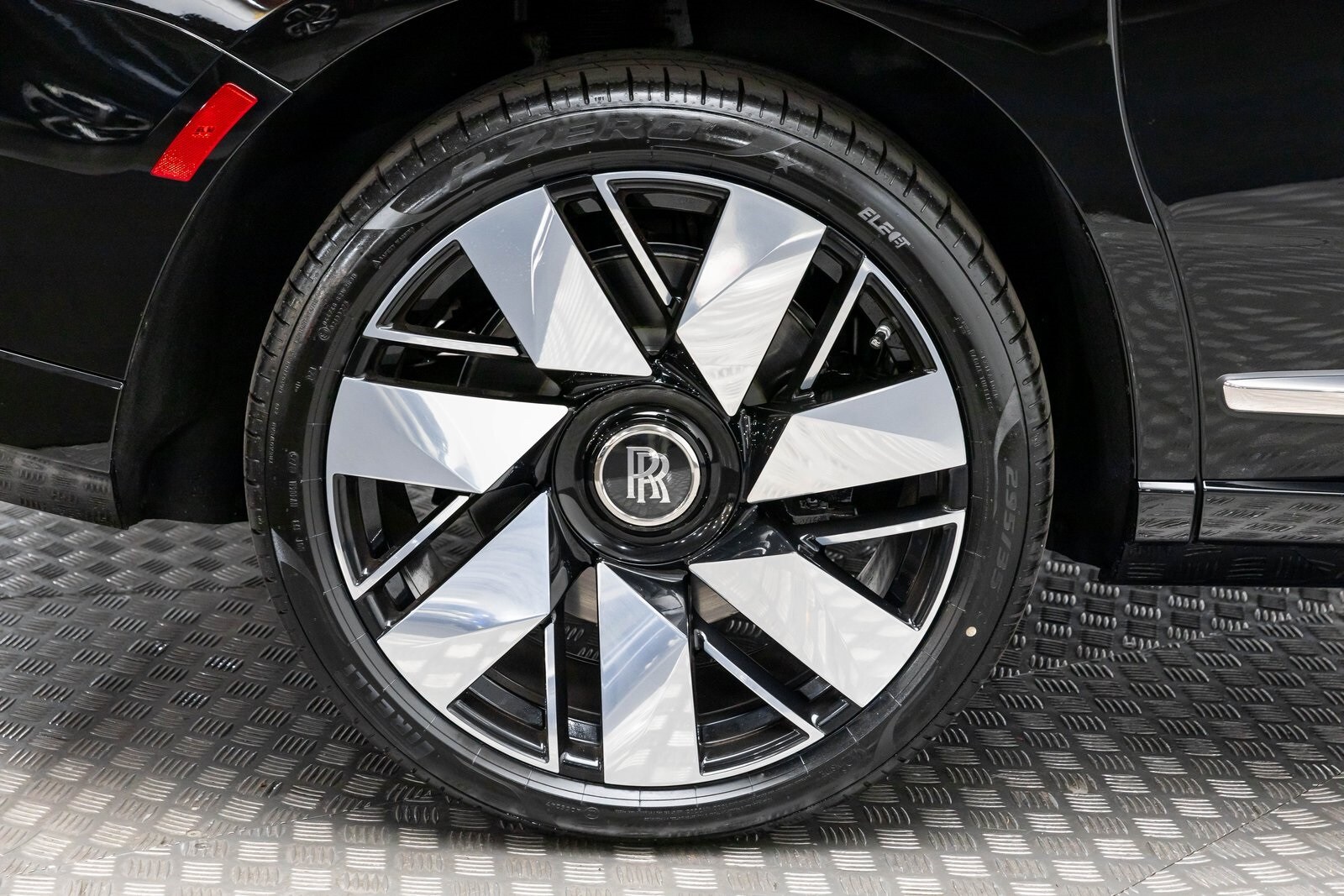 Thumbnail: 2026 Rolls-Royce Cullinan - 45