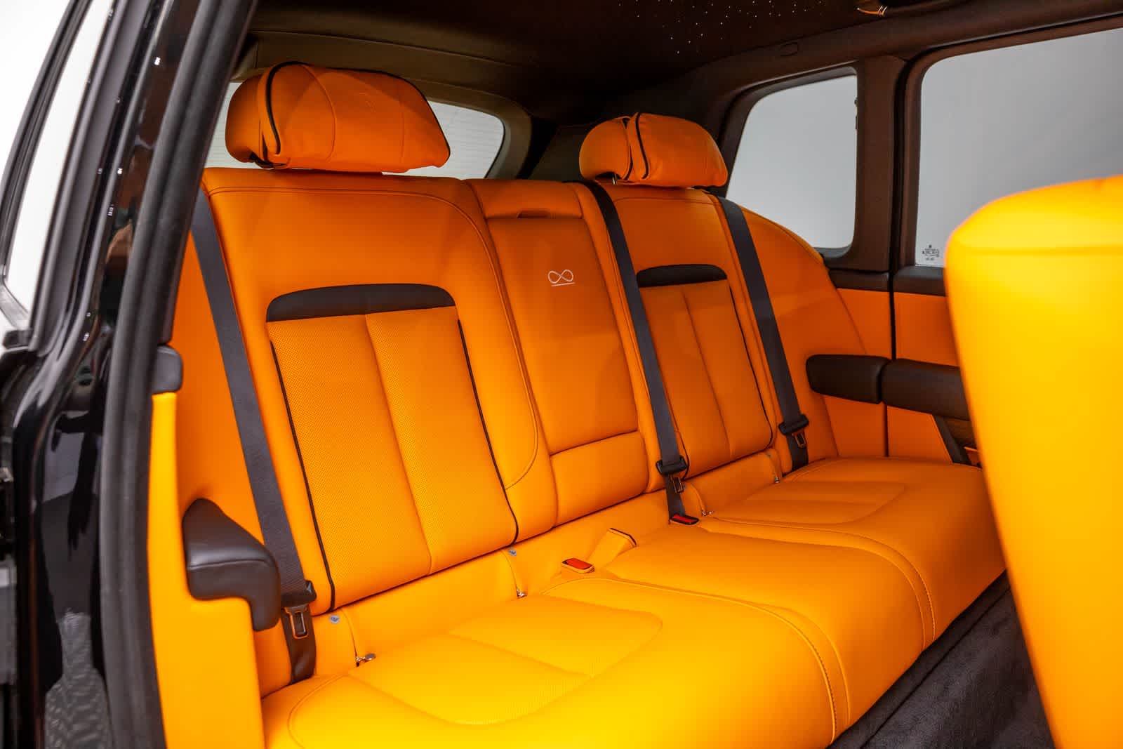 Thumbnail: 2027 Rolls-Royce Cullinan - 14