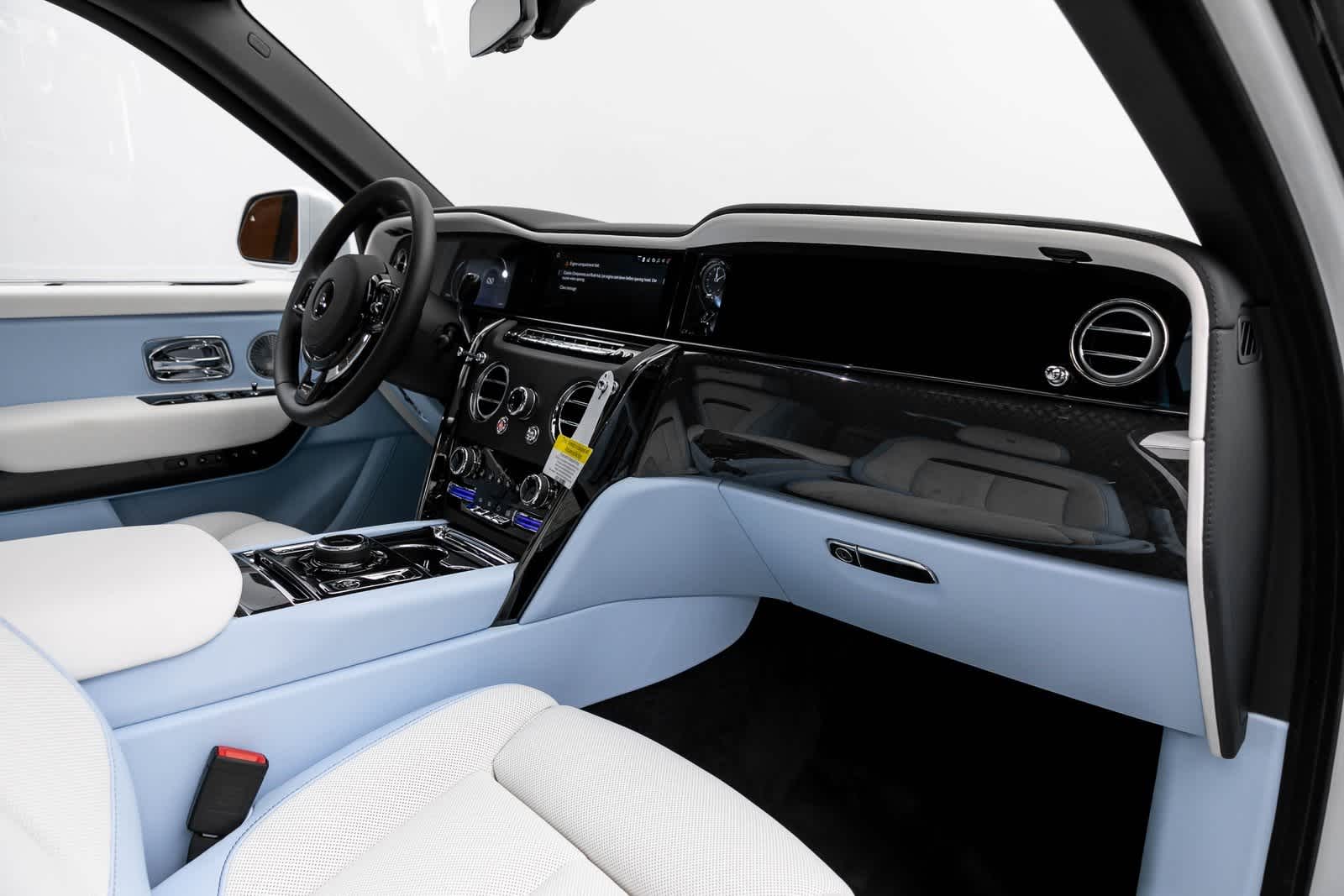 Thumbnail: 2025 Rolls-Royce Cullinan - 41