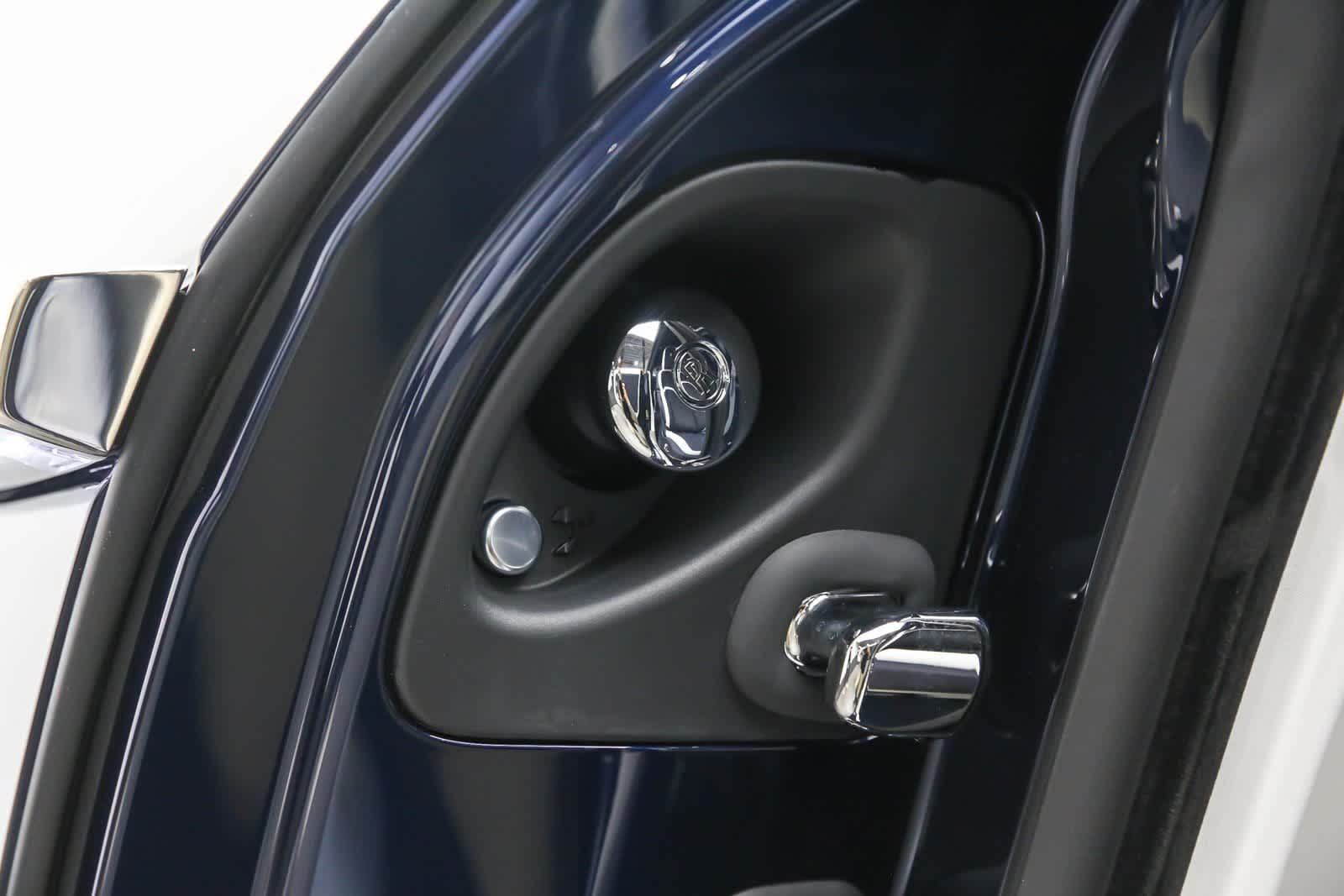 Thumbnail: 2024 Rolls-Royce Spectre - 10