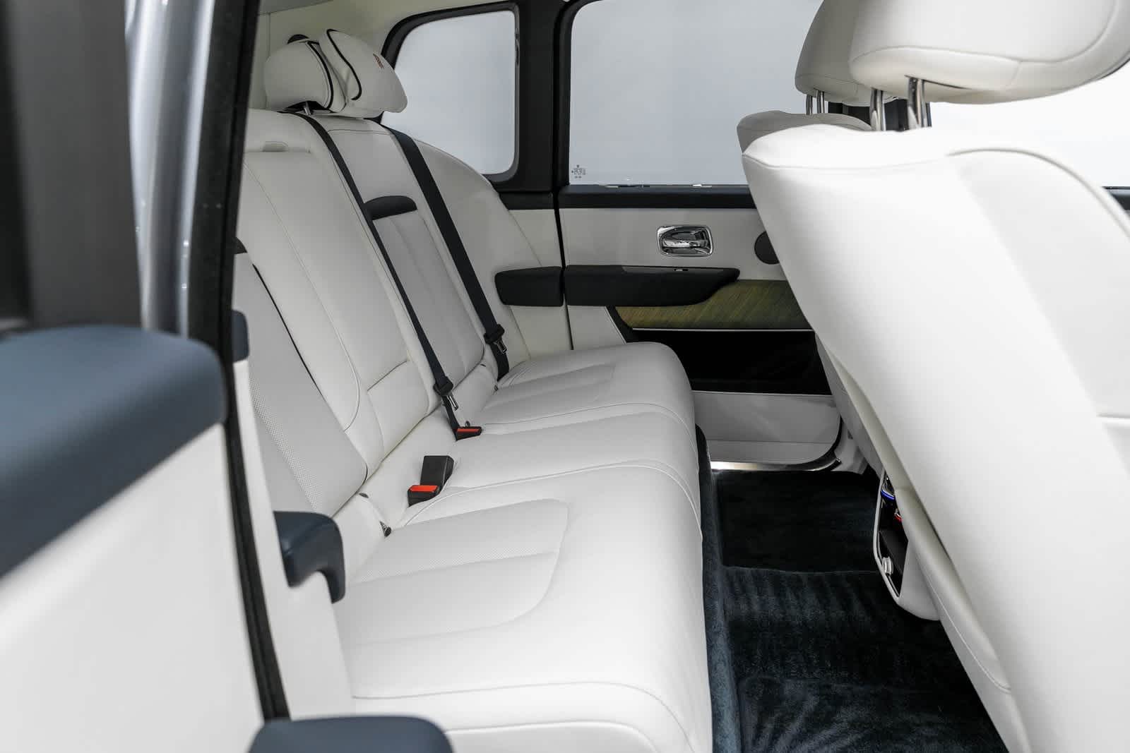Thumbnail: 2025 Rolls-Royce Cullinan - 11