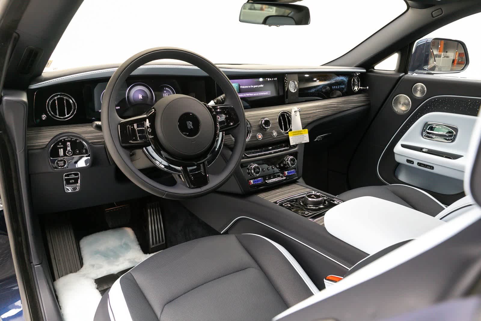 2024 Rolls-Royce Spectre Base 8