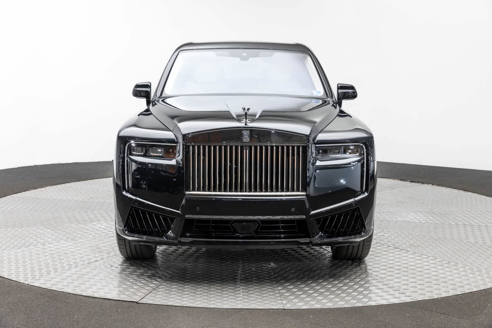 Thumbnail: 2027 Rolls-Royce Cullinan - 6
